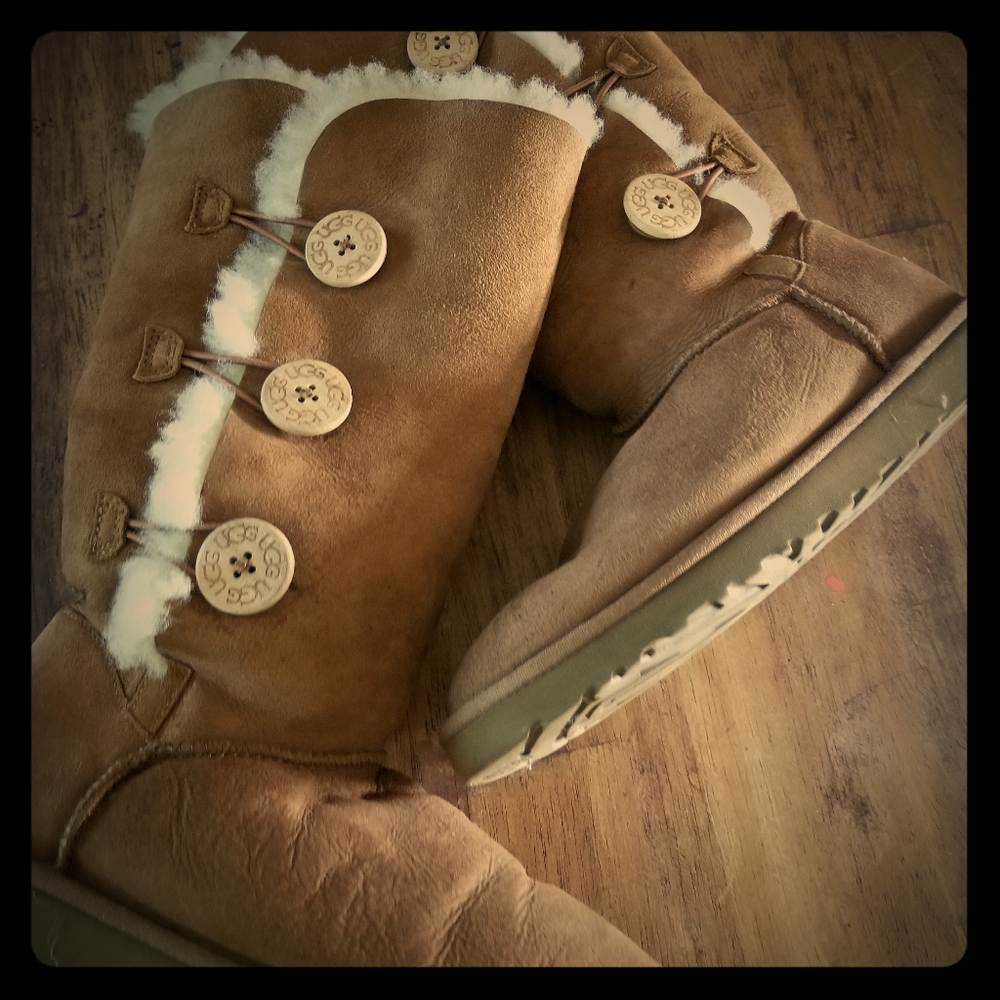Tan Fur lined UGGS
